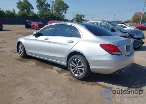 2018 Mercedes-Benz C 300 4Matic z USA, uszkodzony, nr VIN WDDWF4KB3JR328336